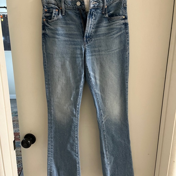 MOTHER the Outsider Flood Frayed Jeans